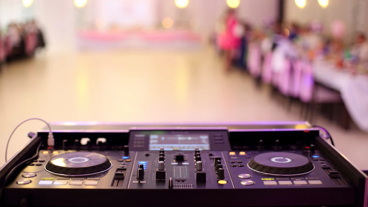 Benefits of Renting Out a Sound System for Your Event